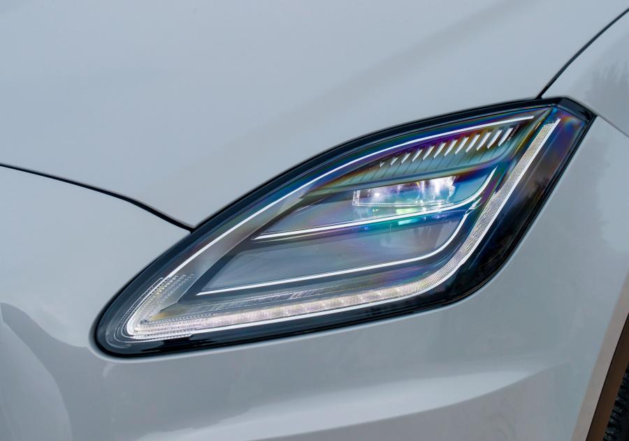 Детали экстерьера Jaguar E-Pace P300 AWD R-Dynamic 2017 года  (WW) (фото 37 из 40)